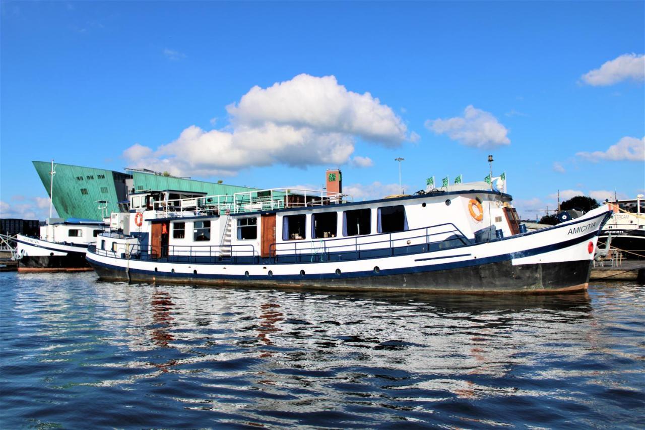Amicitia Hotel en barco Ámsterdam